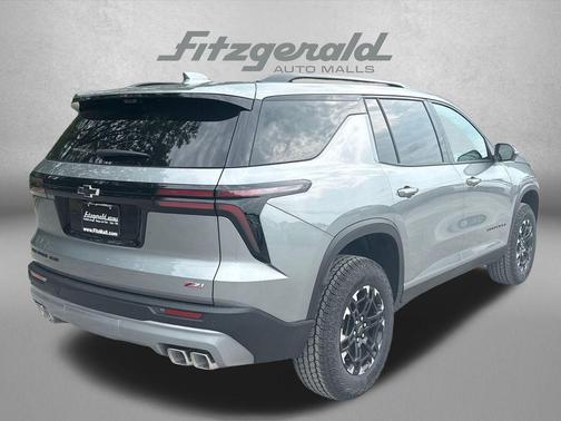 Sterling Gray Metallic 2027 Chevrolet Traverse AWD Z71