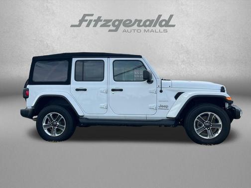 Bright White Clearcoat 2023 Jeep Wrangler 4-Door Sahara 4x4