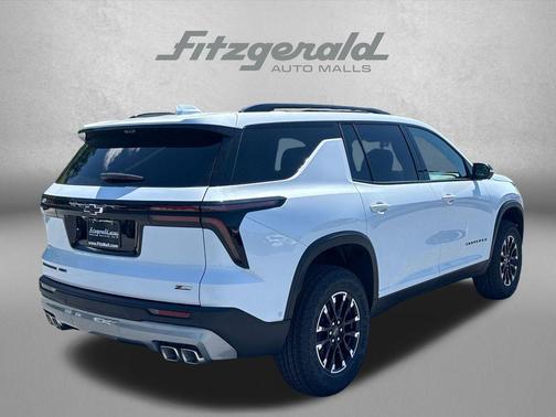 Polar White Tricoat 2026 Chevrolet Traverse AWD Z71