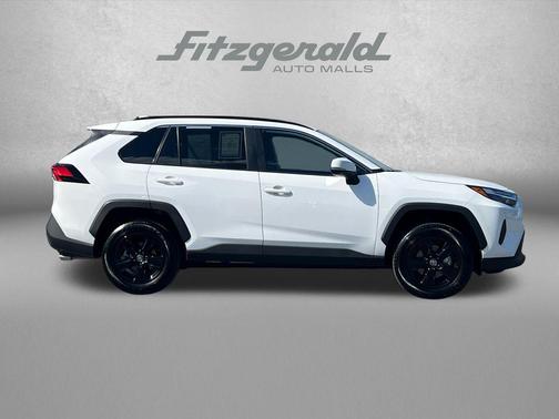 Ice Cap 2025 Toyota RAV4 XLE