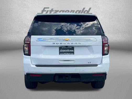 Summit White 2022 Chevrolet Suburban LT