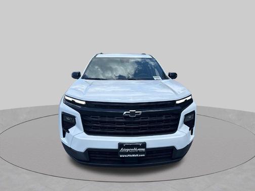 Summit White 2027 Chevrolet Traverse LT