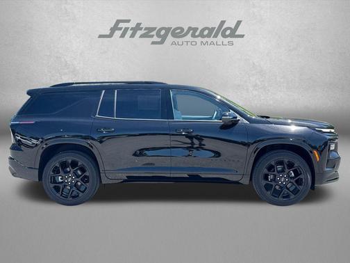 Mosaic Black Metallic 2026 Chevrolet Traverse RS