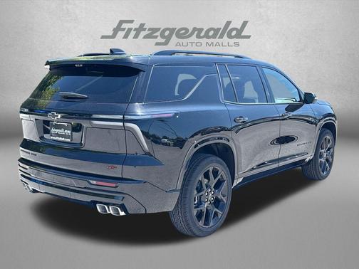 Mosaic Black Metallic 2026 Chevrolet Traverse RS