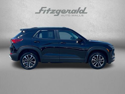 Mosaic Black Metallic 2025 Chevrolet Trailblazer LT