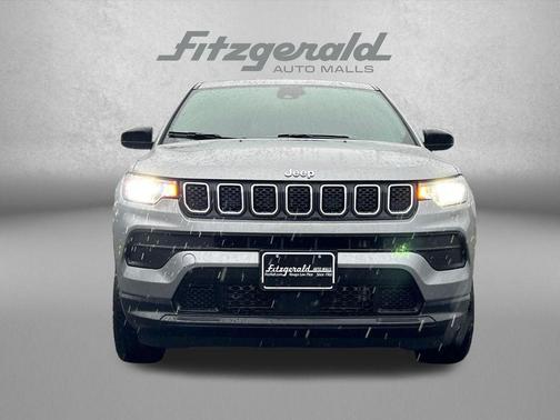 Billet Silver Metallic Clearcoat 2023 Jeep Compass Sport