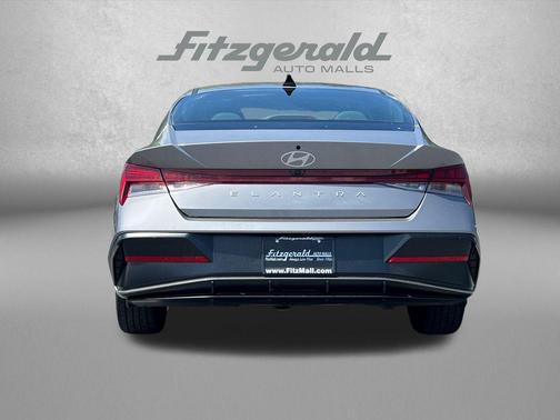 Fluid Metal 2025 Hyundai ELANTRA SEL