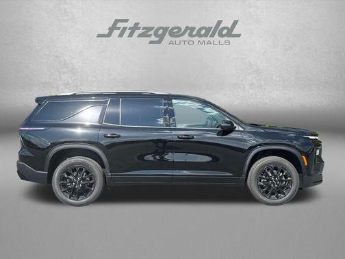 Mosaic Black Metallic 2026 Chevrolet Traverse LT
