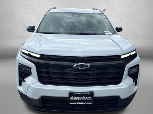 Polar White Tricoat 2026 Chevrolet Traverse LT