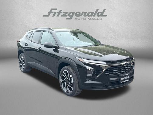 Mosaic Black Metallic 2026 Chevrolet Trax FWD 2RS