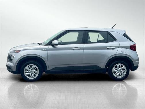 2024 Hyundai VENUE SE