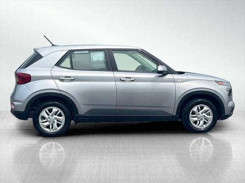 2024 Hyundai VENUE SE