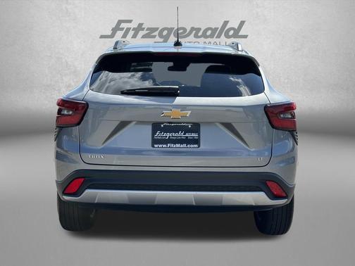 Sterling Gray Metallic 2025 Chevrolet Trax LT