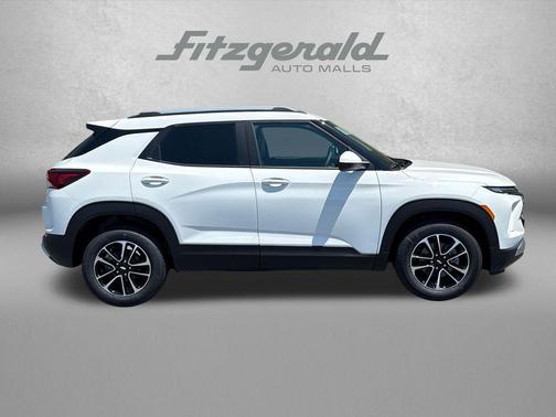 Summit White 2026 Chevrolet Trailblazer LT