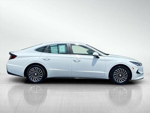 2023 Hyundai SONATA Hybrid SE