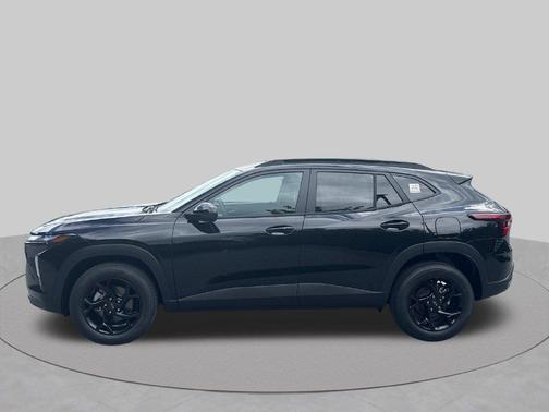 Mosaic Black Metallic 2026 Chevrolet Trax LT