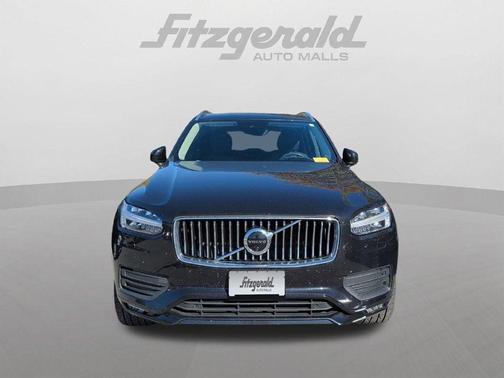 Onyx Black Metallic 2022 Volvo XC90 T6 Momentum