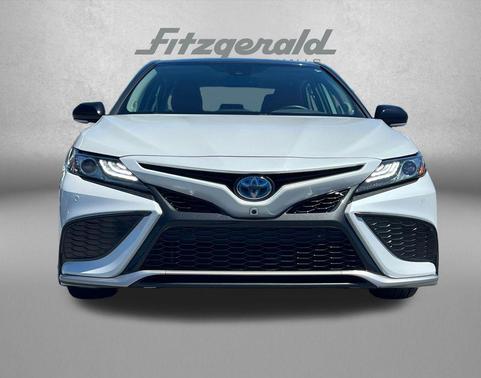 Wind Chill Pearl/Midnight Black Metallic 2022 Toyota Camry XSE