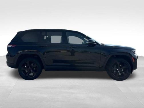 2022 Jeep Grand Cherokee Altitude