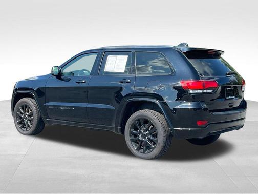 2022 Jeep Grand Cherokee Laredo