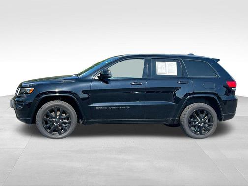 2022 Jeep Grand Cherokee Laredo
