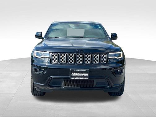 2022 Jeep Grand Cherokee Laredo