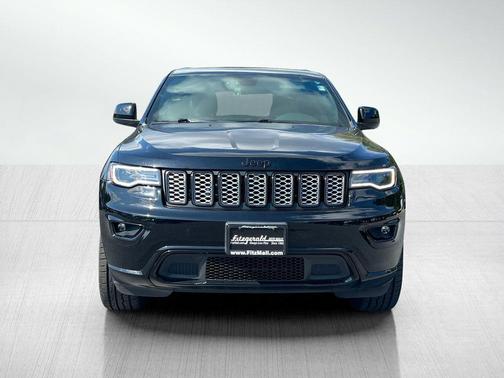2022 Jeep Grand Cherokee Laredo