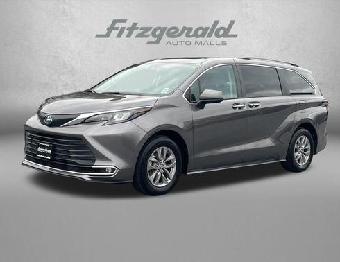 2024 Toyota Sienna XLE