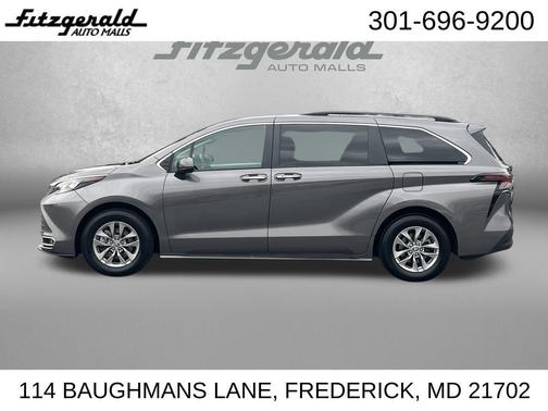 2024 Toyota Sienna XLE