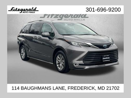 2024 Toyota Sienna XLE