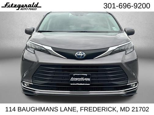 2024 Toyota Sienna XLE