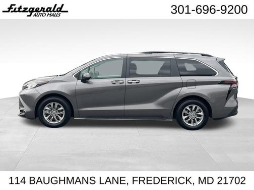 2024 Toyota Sienna XLE