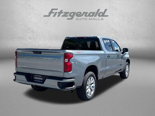 Sterling Gray Metallic 2026 Chevrolet Silverado 1500 Custom