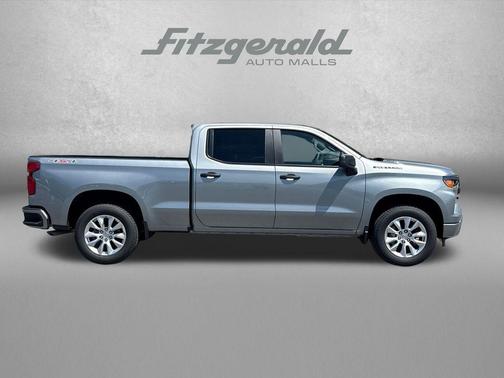 Sterling Gray Metallic 2026 Chevrolet Silverado 1500 Custom