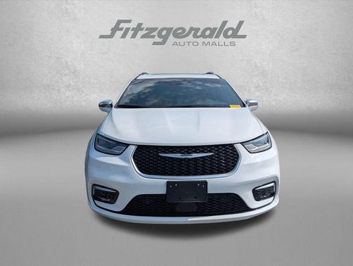 Bright White Clearcoat 2021 Chrysler Pacifica L