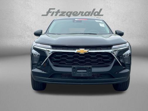 Mosaic Black Metallic 2025 Chevrolet Trax LS