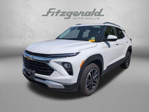 Summit White 2025 Chevrolet Trailblazer LT