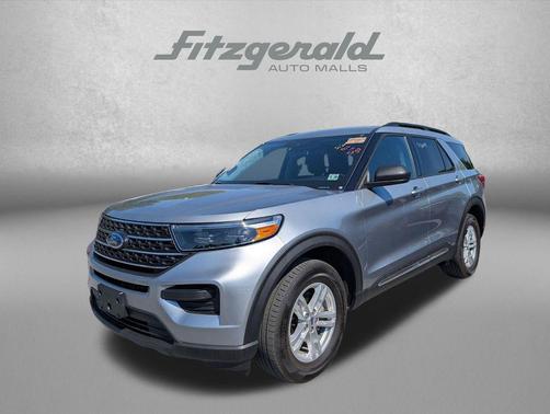 ICONIC SILVER METALLIC 2023 Ford Explorer XLT