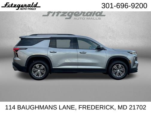 2025 Chevrolet Traverse LT