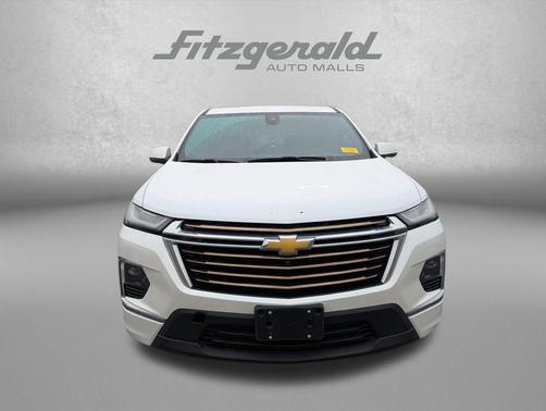 Iridescent Pearl Tricoat 2022 Chevrolet Traverse High Country