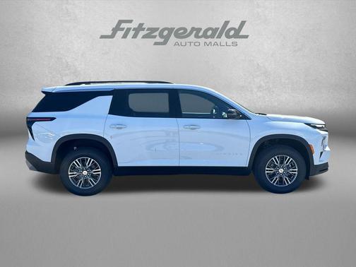 Summit White 2026 Chevrolet Traverse LT