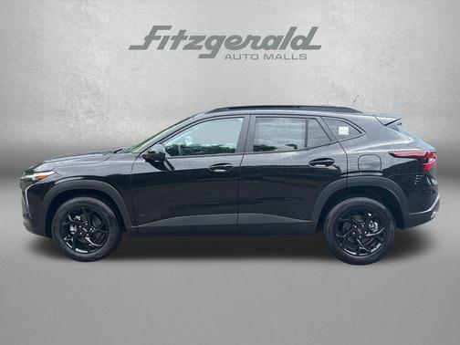 Mosaic Black Metallic 2026 Chevrolet Trax LT