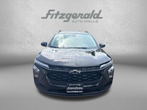 Mosaic Black Metallic 2026 Chevrolet Trax LT