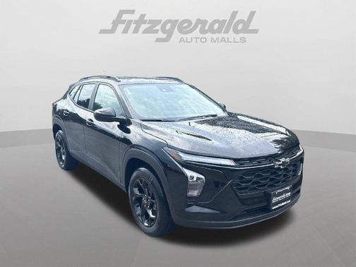 Mosaic Black Metallic 2026 Chevrolet Trax LT