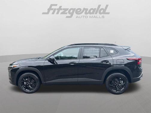 Mosaic Black Metallic 2026 Chevrolet Trax LT