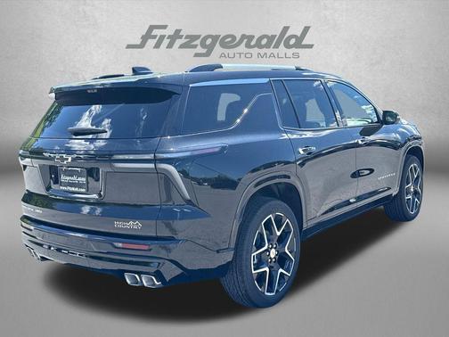Mosaic Black Metallic 2026 Chevrolet Traverse High Country