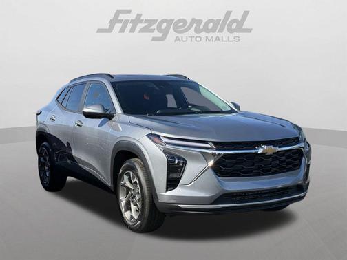 Sterling Gray Metallic 2026 Chevrolet Trax LT