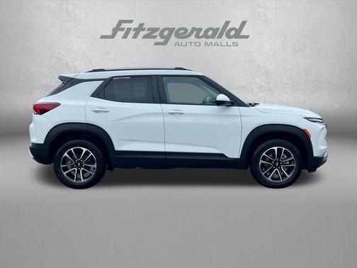 Summit White 2025 Chevrolet Trailblazer LT