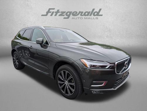 Gray Metallic 2019 Volvo XC60 T5 Inscription