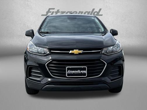Mosaic Black Metallic 2019 Chevrolet Trax LS